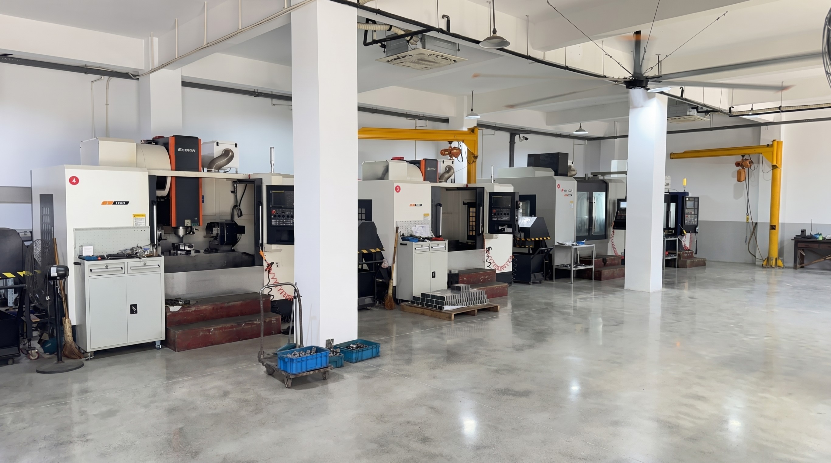 HUABO Machinery CNC machining center workshop